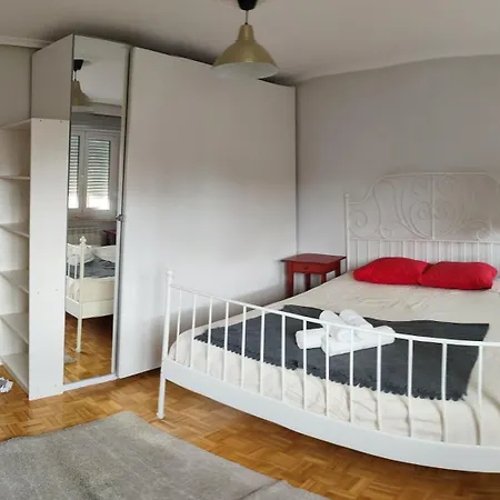 Buenavista Santa Ana Apartment *